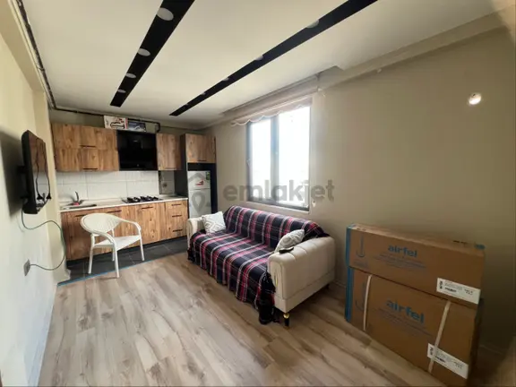 Seyrantepe De Eşyalı 1+1 Ara Kat Daire 1
