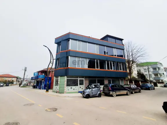 Karasu Yeni Mahalle Cadde Üzeri Kiralık 2 Katlı 140m Dükkân. 2