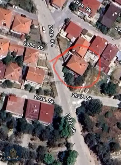 Saray Büyükyoncalı'da, 296 M² Arsa Üzeri 3 Katlı Bina 2