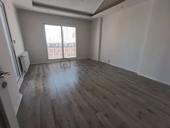 Atıcı'dan Belediyenin Yanında Kiralık Kombili 2+1 Daire. 1