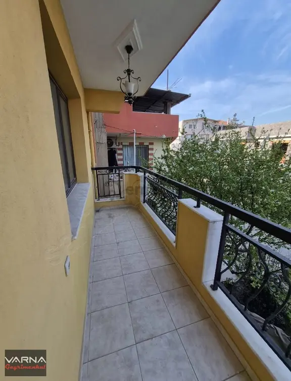 Varna Dan Gaziemir Sarnıç 2+1 Doğalgazlı Geniş Daire 2