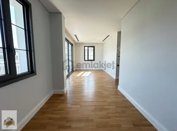 Çınarköy / 5+2 / Kış Bahçeli / Kiralık Villa / 2