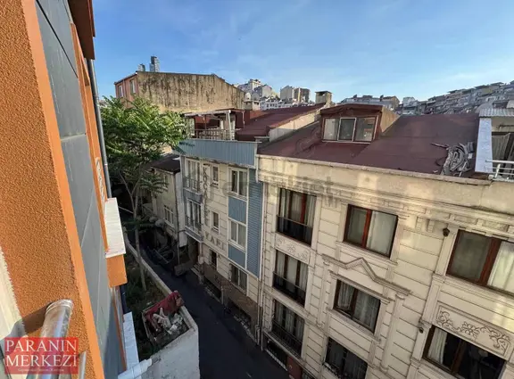 Para'dan Mecidiyeköyde Full Eşyalı Yeni Bina Ferah 1+1 Daire 2