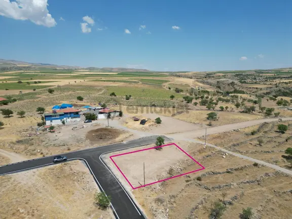 Öz Gaye Emlaktan Develi Gölemen Mevkiinde Satılık Köşe Başı Villa Parseli 1