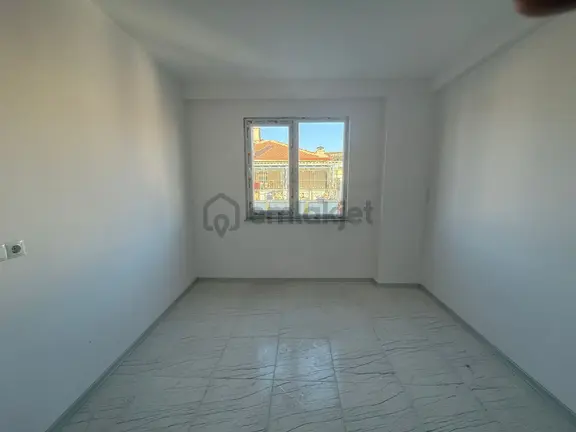 Belediye Yakını 1+1 Yerden Isıtmalı Sıfır Arakat Garajlı Apart Satılık Apart 2