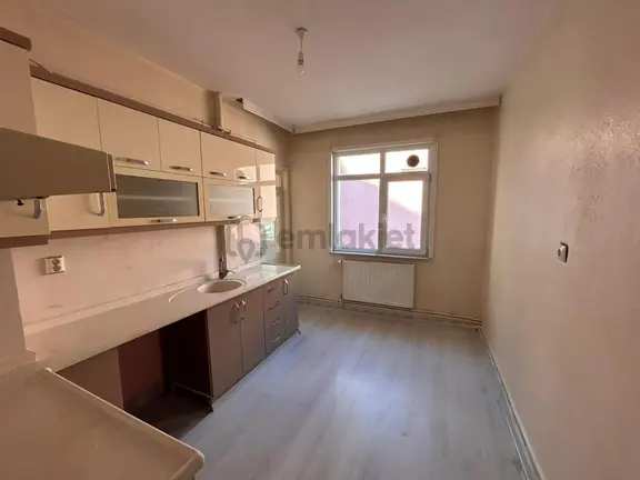 Kirişçi Mah. Çarşı İçi 3+1 İçi Yapılı Satılık Daire 1