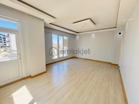 Çerkezköy Tepe Bölgesi Okullar Bölgesinde K.otoparklı 2+1 Daire 2