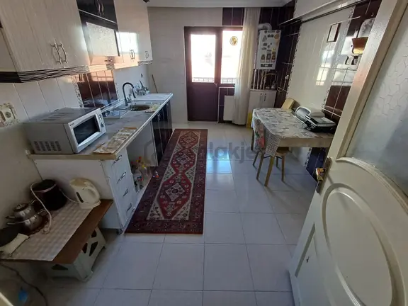 Satılık*osmangazi Mah*merkez De*genç Bina*çok Geniş*3+1*daire* 1