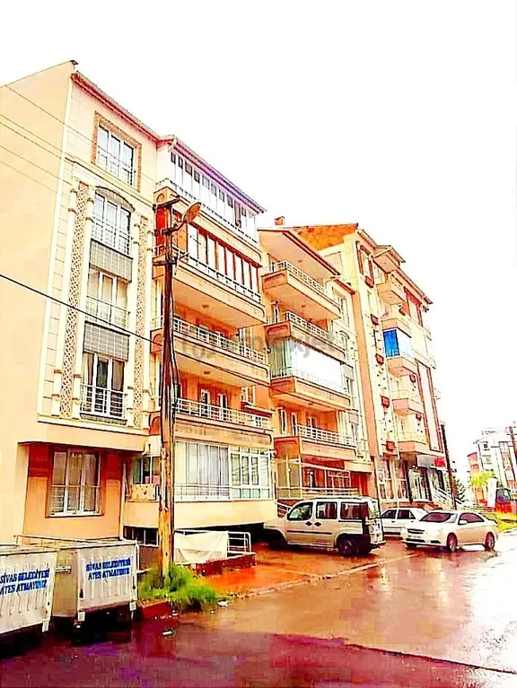 Karahan Emlak'tan Şeyh Şamil Mahallesi'nde 3+1 Full Yapılı Daire 1