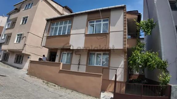 Re/max Land'den Gündoğdu Mahallesinde 4 Kat İmarlı Satılık Bina 1