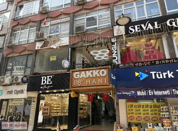 İzmit İstiklal Caddesi Gakko İş Hanı; Satılık, Araç Takaslı Ofis 2