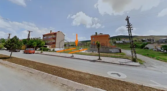 Atacan,dan Emek Cadde Üzeri Ticari Üstü İki Kat Müsadeli Arsa 1