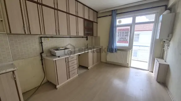 ***emin Emlak Satıyor..** **emin Emlaktan Ahmet Yesevi Mahallesinde Fırsat Satılık 3+1 Daire ***🏠 2
