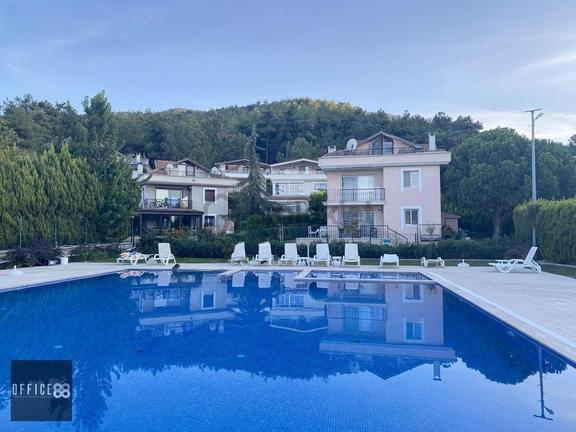 Kemalpaşa'da Doğa İçinde Harika Müstakil Site İçinde Villa 1
