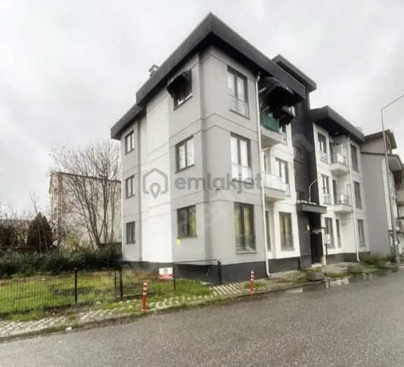 Çark Caddesine 500 Metre Mesafede Yeni Binada Kiracılı Daire 1