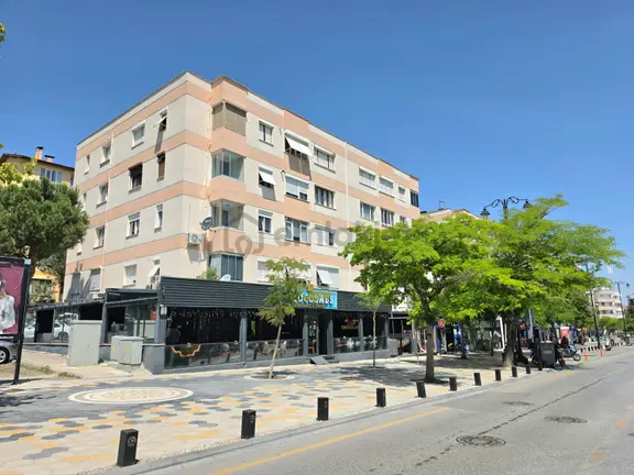 Çamlık Bulvarı'nda 128 M² 2,5+1 Açık Otoparklı 2