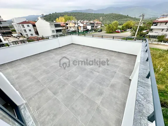 ꧁ay Emlaktan꧂akçay - Güre Arasında Denize Yakın Kazdağı Manzaralı Geniş Teraslı Satılık 2+1 Daire 2