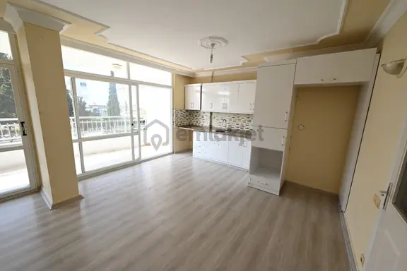 Üstünkent'ten Kargıpınarı'nda Plajda Özel Şezlonglu Kiralık 2+1 1