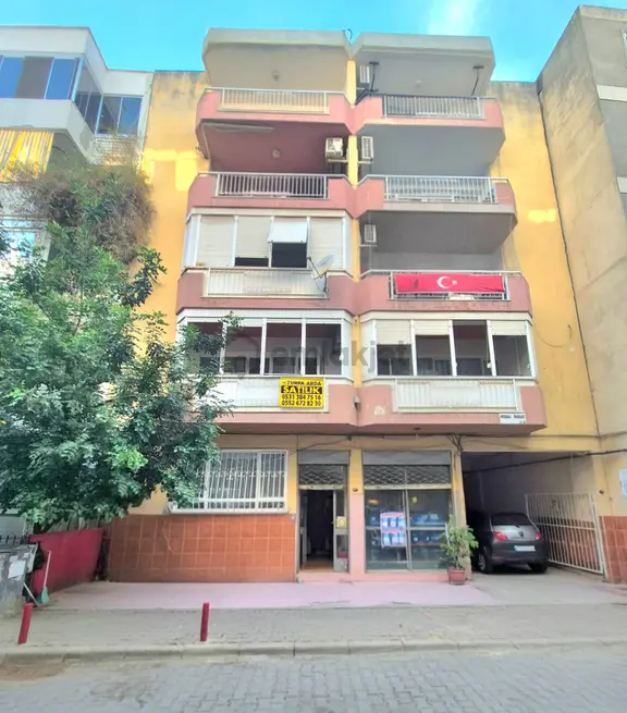 Karşıyaka Zübeyde Hanım Anıtı Yakını Otoparklı D.gazlı 3+1 150m2 1
