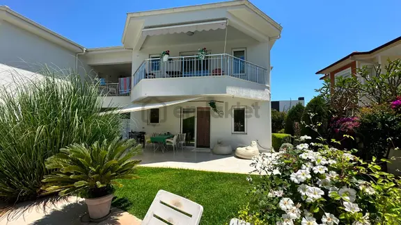 Antalya Kemer Çamyuva'da Havuz Başında Satılık Özel 2+1 Bahçe Katı Daire 2