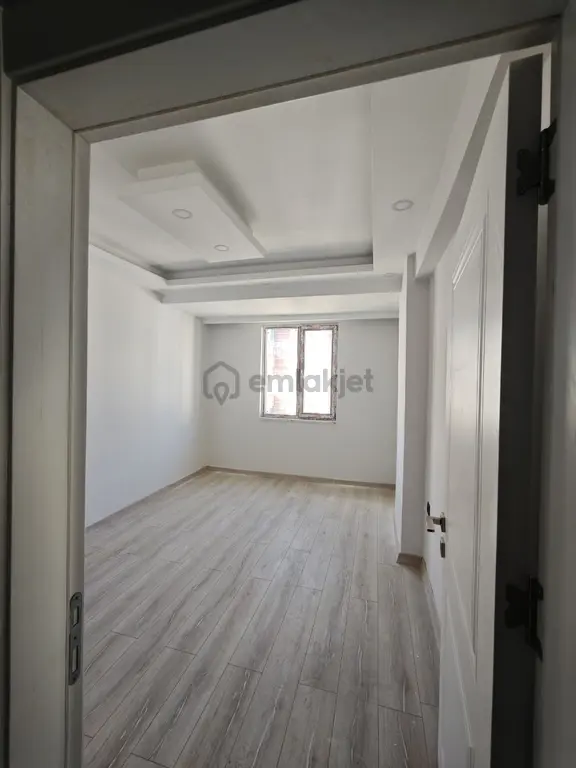 Havalimanı Yakınında, Güvenlikli Sitede Yaşama Hazır Konfrlu 2+1 2