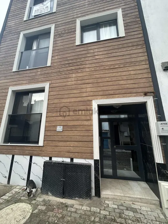 İzmir Selçuk'ta 2+1 Sıfır Kiralık Aslanlı Havuzda Merkezde 2