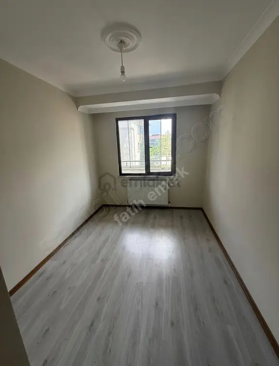 Seyhsınan Da Lokasyonlu Pazar Yanı 1+1 1