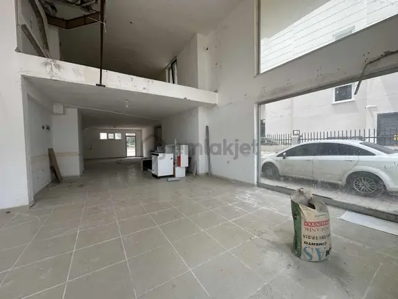 Aktoprak'ta 150m2 Asma Katlı Tramvaya Yakın Kiralık Dükkan 1