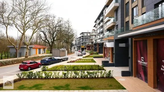 Emlak Konut Çınarköy'de Büyük Tip Kiralık Cadde Manzaralı Dükkan 1