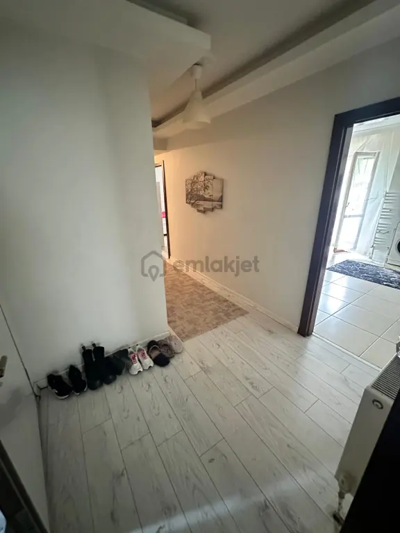 Yunus Emre Cad. Yakını Y.griş 3+1 Kat Konumlu Asansörlü Bina 2