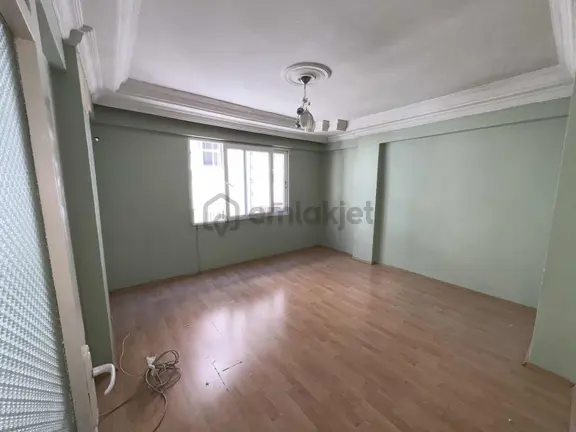 Türker Emlak 2+1 85m2 Ara Kat Bakımlı Cadde Yakını 2