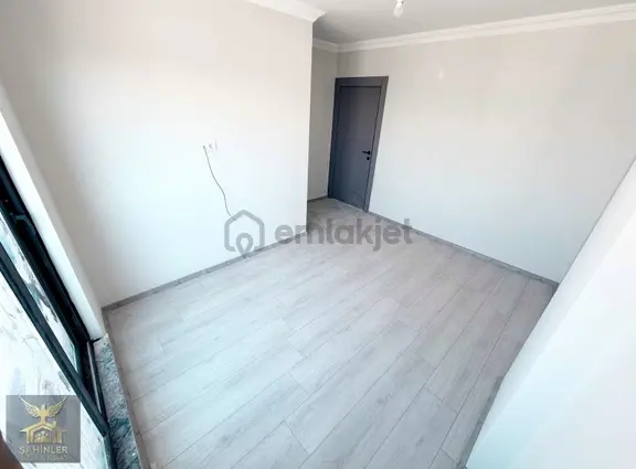 Cadde Üzeri Ebeveyn Banyolu Ferah 2+1 Daire Kaçmaz Fırsat !!! 2
