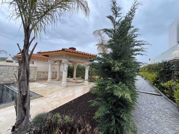 Kozbeyli Merkezde Kiralık Müstakil Havuzlu Lüks Villa 1