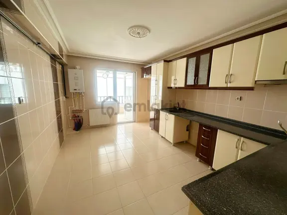 Yayla Mahallesinde Bağımsız Salon Asansörlü Kök Tapu Daire 1