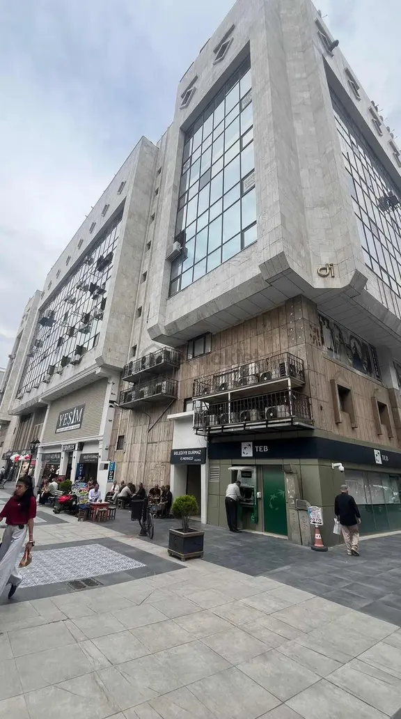 Belediye Durmaz İş Merkezinde 1+1 Satılık Ofis 1
