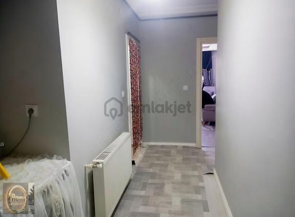 Roma' Dan Cerrah' Da Cadde Üzeri Satılık Daire 2