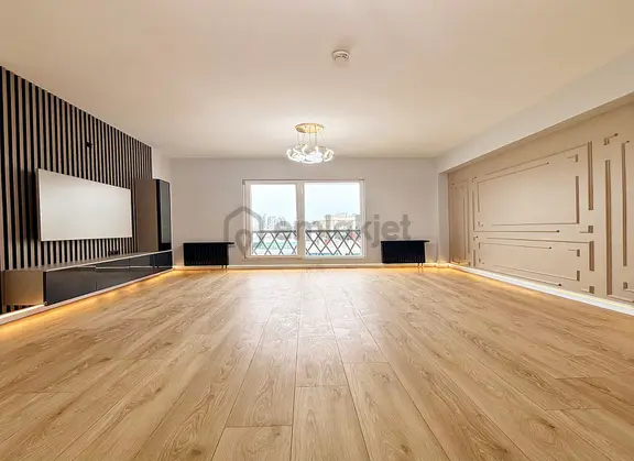 Cadde Üzeri Havuzlu - 7/24 Güvenlikli Site İçi Satılık Daire! 1
