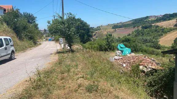 Asfalt Kenarında Konut İmarlı, Göktepede 381 M2 Satılık Arsa 2