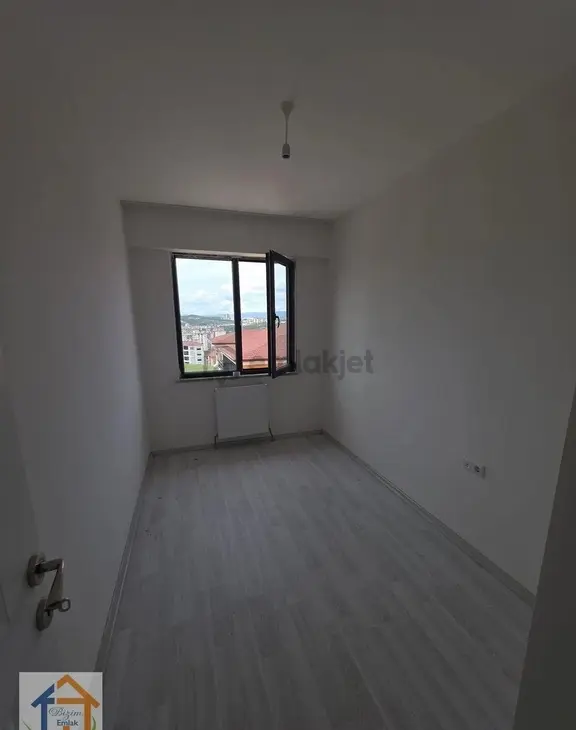 İlk Kullanıma Uygun Ebeveyn Banyolu 2+1 Satılık Daire 2