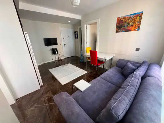 Zeytinköy Mahallesinde Arakat Asansörlü Eşyalı 2+1 Apart A-y-2 2