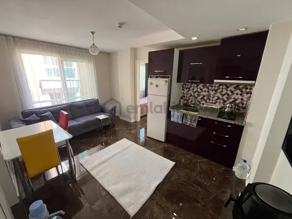 Zeytinköy Mahallesinde Arakat Asansörlü Eşyalı 2+1 Apart A-y-2 2