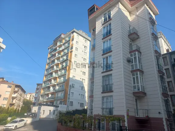 Yakacık Merkezde Genç Binada Masrafsız 2+1 1