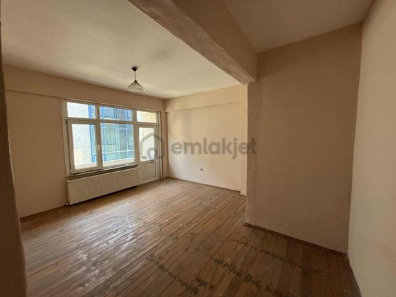 Küçükbakkalköy Mah. Prestij Cadde Üstü 1+1.50m2.3 Kat 1