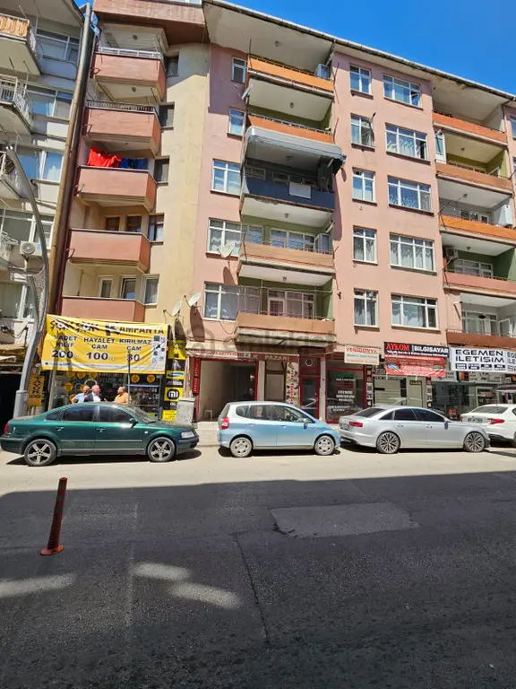 Tarcanlardan İzmit Merkez 70m2 Satılık Dükkan 1