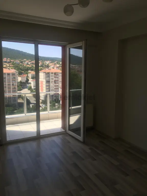 Özer Emlaktan Adliye Civarı 3+1 2