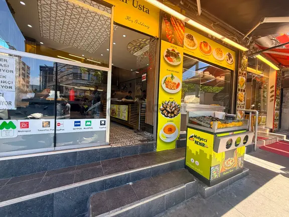 Şişli 'de Aktif Çalışan Hazır Kurulu Devren Kiralık Restoran 2