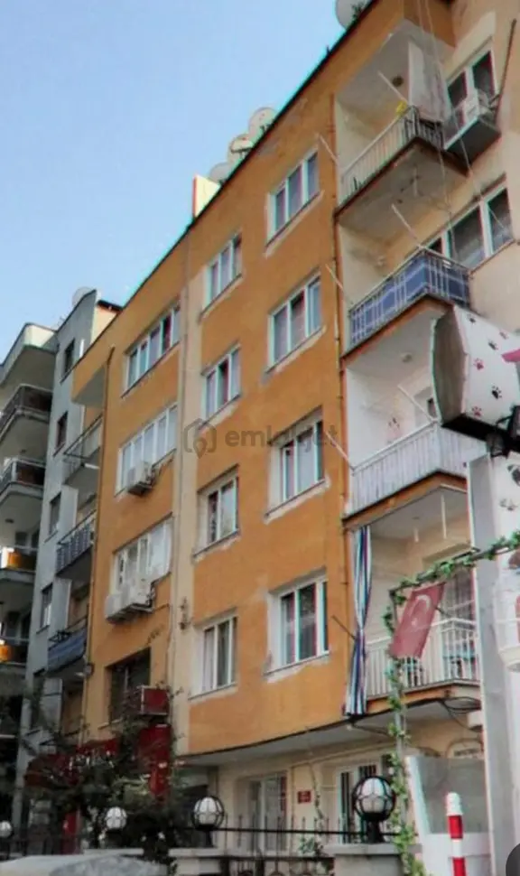 Manisa Yunusemre Akmescit'te Merkezî Konumlu Satılık 2+1 Daire 2