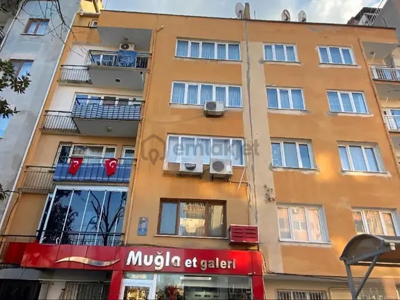 Manisa Yunusemre Akmescit'te Merkezî Konumlu Satılık 2+1 Daire 2