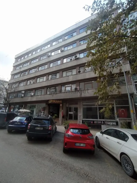 Ahşena Gayrimenkul'den Bursa Merkezde Kiralık Eşyalı Büro&ofis 2