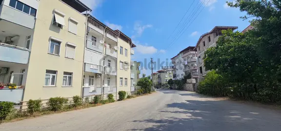 Kasaplar Mahallesinde Satılık Arakat,kapalı Mutfak,140 M² Net 3+1 Daire 2